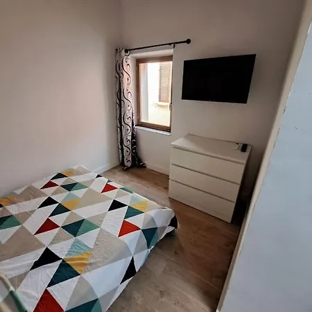 Budgetbnb Petit Duplex Centre Medieval Διαμέρισμα *