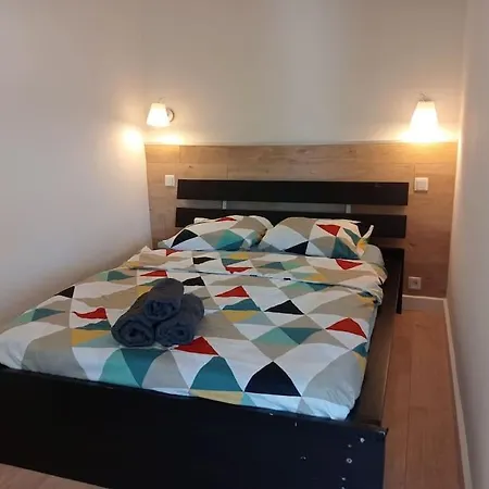 Budgetbnb Petit Duplex Centre Medieval Διαμέρισμα Ιέρ